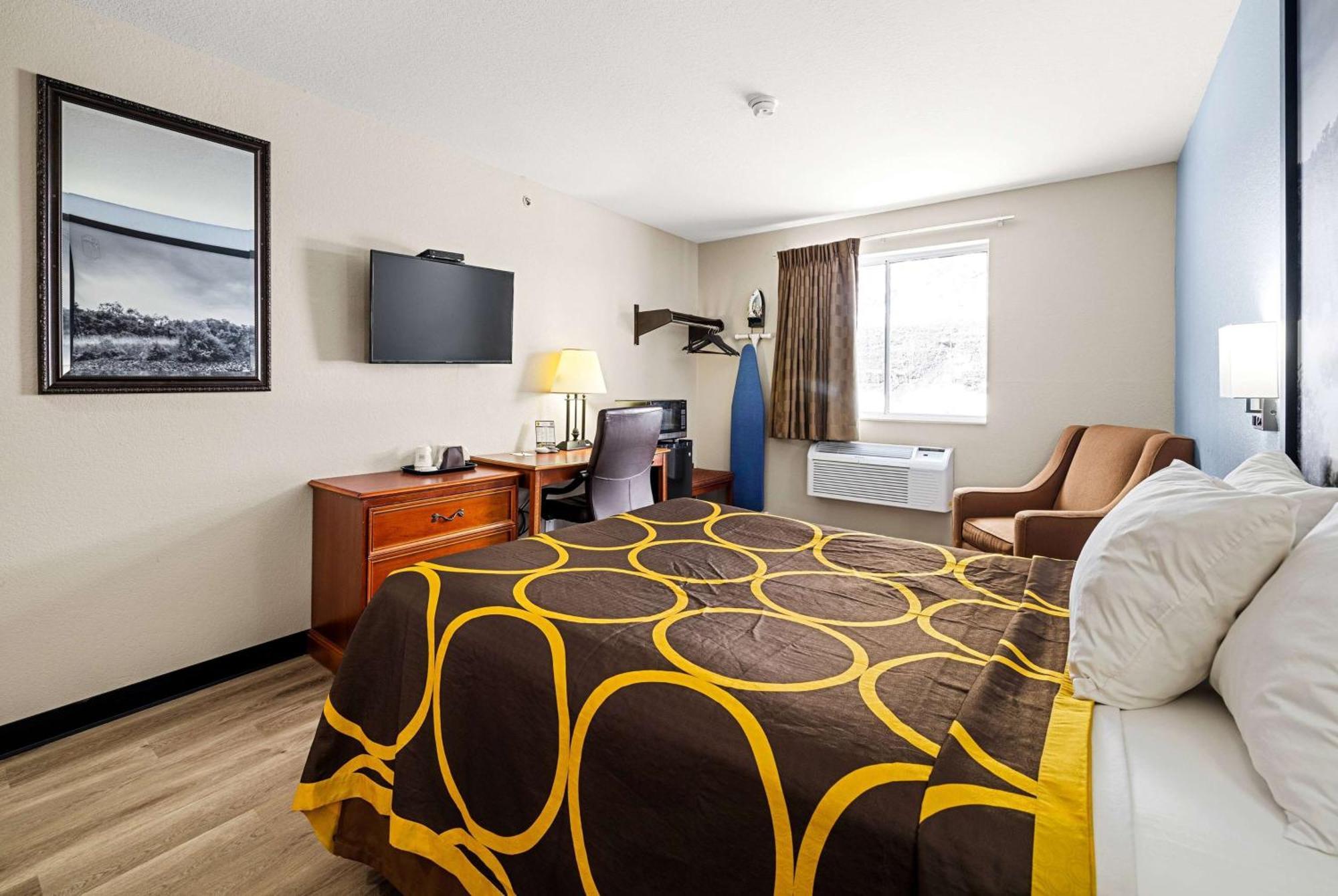 Super 8 By Wyndham Pittsburgh/Monroeville Exterior photo